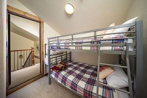 Cozens Pointe B-301 3 Bedroom Condo by RedAwning