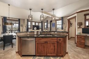 Cozens Pointe B-301 3 Bedroom Condo by RedAwning