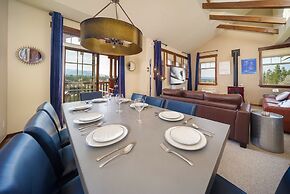 Cozens Pointe B-301 3 Bedroom Condo by RedAwning