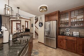 Cozens Pointe B-301 3 Bedroom Condo by RedAwning