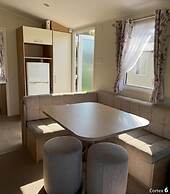 Caravan - Sleeps 6 & Parking