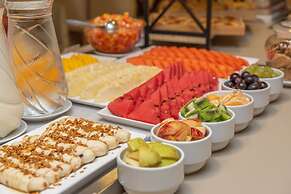 Verano Pajuçara by Tropicalis