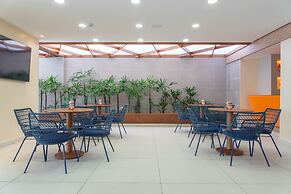 Verano Pajuçara by Tropicalis