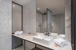 NEXT - Savoy Signature