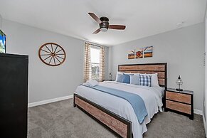 Spacious Home Near Disney
