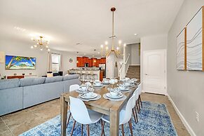 Spacious Home Near Disney