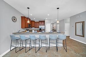 Spacious Home Near Disney