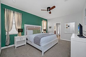 Spacious Home Near Disney