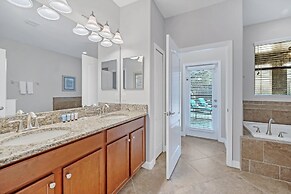 Spacious Home Near Disney