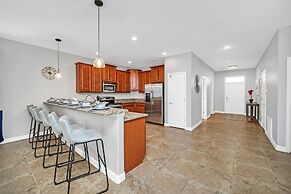 Spacious Home Near Disney