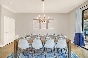 Spacious Home Near Disney