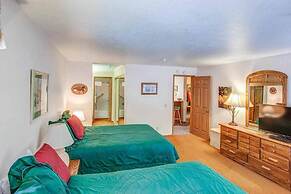 Aspen Creek #119 - Shared Pool, Hot Tub & Bbq!