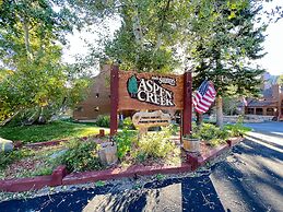 Aspen Creek Shared Amenities - Near Hiking!