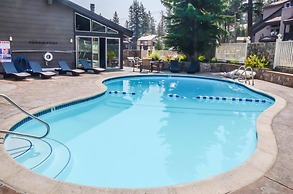 Chamonix #093 - Near Skiing, Hiking & More!