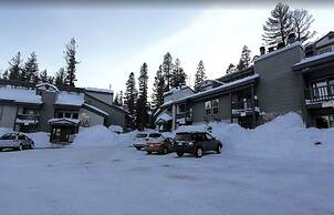 Chamonix - Year-round Fun w/ Shared Pool!