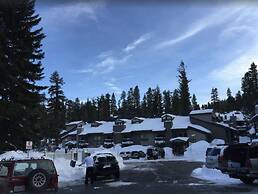 Chamonix - Year-round Fun w/ Shared Pool!