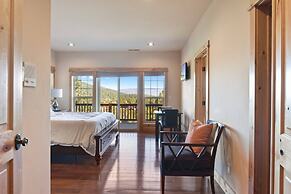 Hilltop Hideaway w/ Game Room & Forest Views!