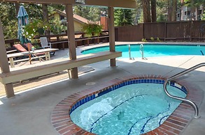 Hidden Valley #027 - Studio w/ Amenities - Walk to Village!