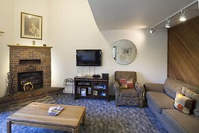 La Vista Blanc #22 - Near Shuttle, BBQ & Pool