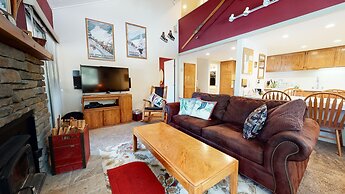 La Residence - Shared Pool, Hot Tub & More!