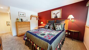 La Residence - Shared Pool, Hot Tub & More!