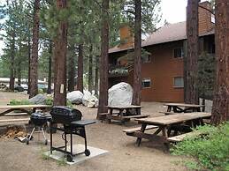 La Residence - Shared Pool, Hot Tub & More!