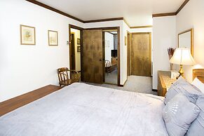 Mammoth Estates - 4 Seasons of Beauty w/ Amenities!