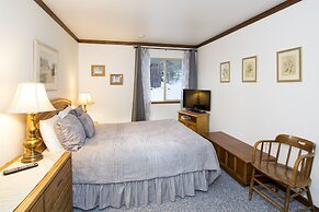 Mammoth Estates - 4 Seasons of Beauty w/ Amenities!