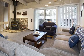 Mammoth Estates - 4 Seasons of Beauty w/ Amenities!