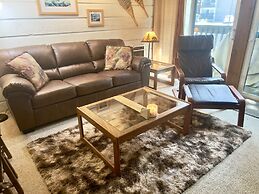 Mountain Shadows #f02 - Near Shuttle & Shopping!