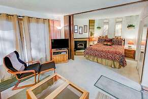 Mountain Shadows #f02 - Near Shuttle & Shopping!