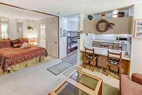 Mountain Shadows #f02 - Near Shuttle & Shopping!