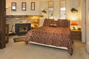 Mountain Shadows #f02 - Near Shuttle & Shopping!