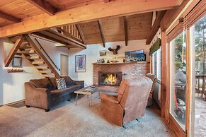 Moose Cabin Year-round Outdoor Fun w/ BBQ
