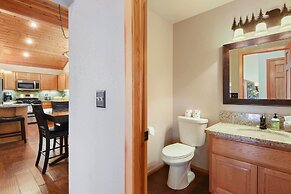 Quaking Cabin Gas BBQ & Amenities Access!