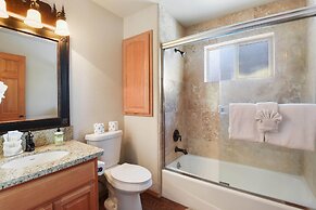 Quaking Cabin Gas BBQ & Amenities Access!