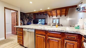 Mammoth Pines #02 - Year-round Activities!