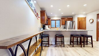 Mammoth Pines #02 - Year-round Activities!