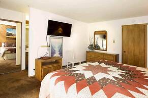 Snowcreek #059 - Near Shuttle & Activities