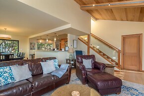 The Sixpence Beach Access Hot Tub