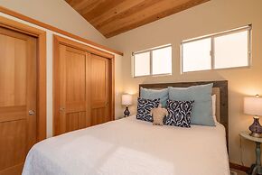 The Sixpence Beach Access Hot Tub