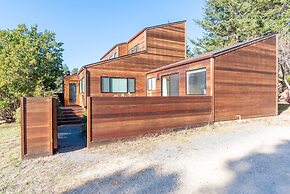 The Sixpence Beach Access Hot Tub