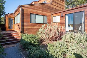 The Sixpence Beach Access Hot Tub