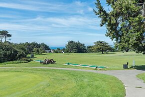 The Sixpence Beach Access Hot Tub