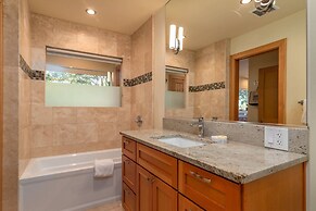 The Sixpence Beach Access Hot Tub