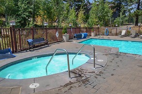 Sunstone #131 - Shared Pool, Hot Tub & BBQ