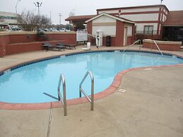 BROADWAY INN & SUITES