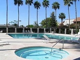 McCormick Ranch Stunning Condo! Walk to Restaurants and Shopping! by R