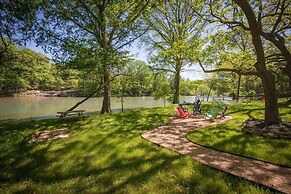 Hondo's River Haus Rr 1300 4 Bedroom Home by RedAwning