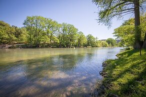 Hondo's River Haus Rr 1300 4 Bedroom Home by RedAwning